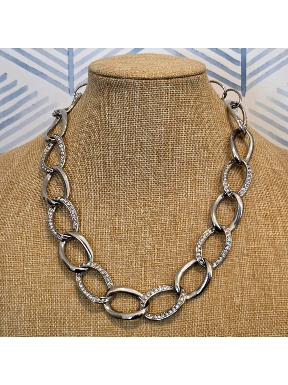 Premier Designs 20" Regal Silver Tone & Rhinestone Link Necklace
